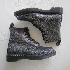 Pebbled Pascal Dr. Martens
